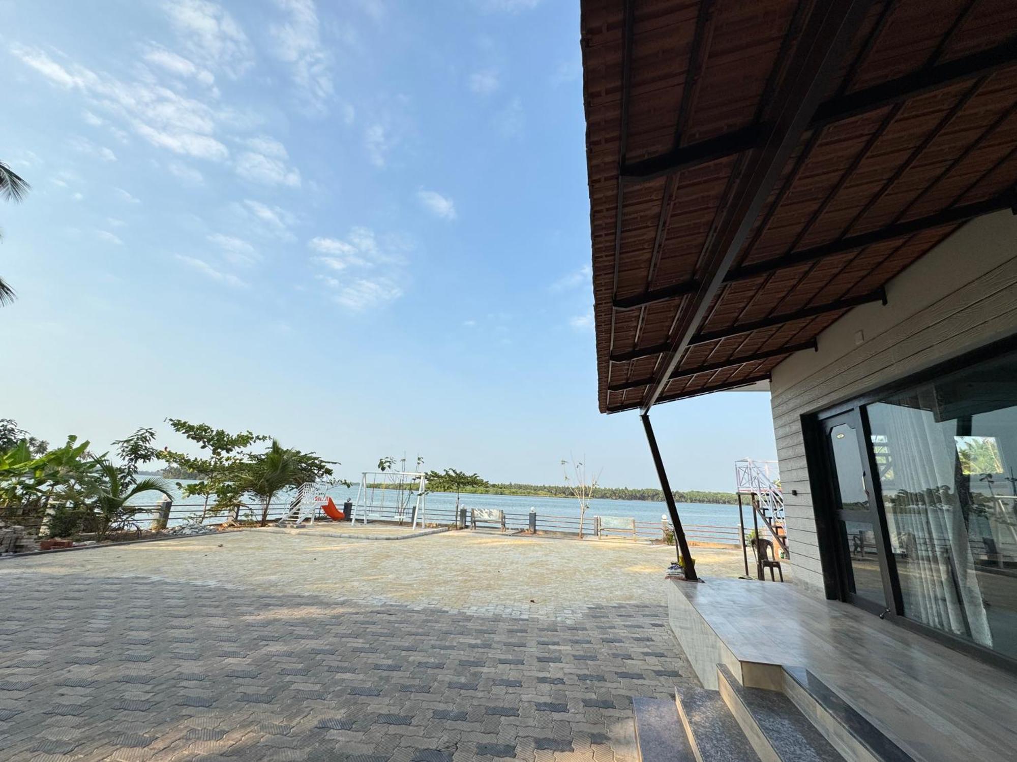 The Glasswater By The Backwater Homestay Kalyānpur Esterno foto