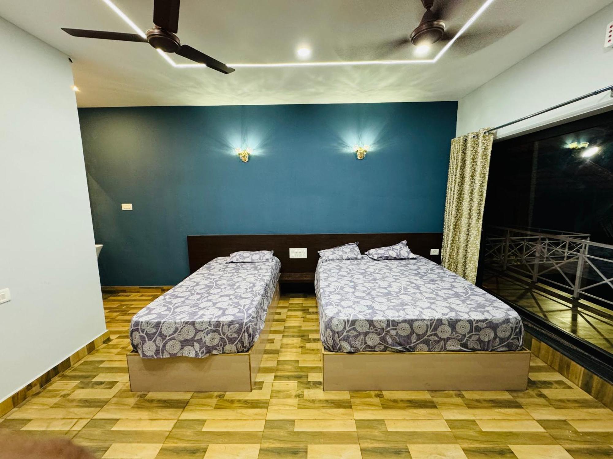 The Glasswater By The Backwater Homestay Kalyānpur Esterno foto